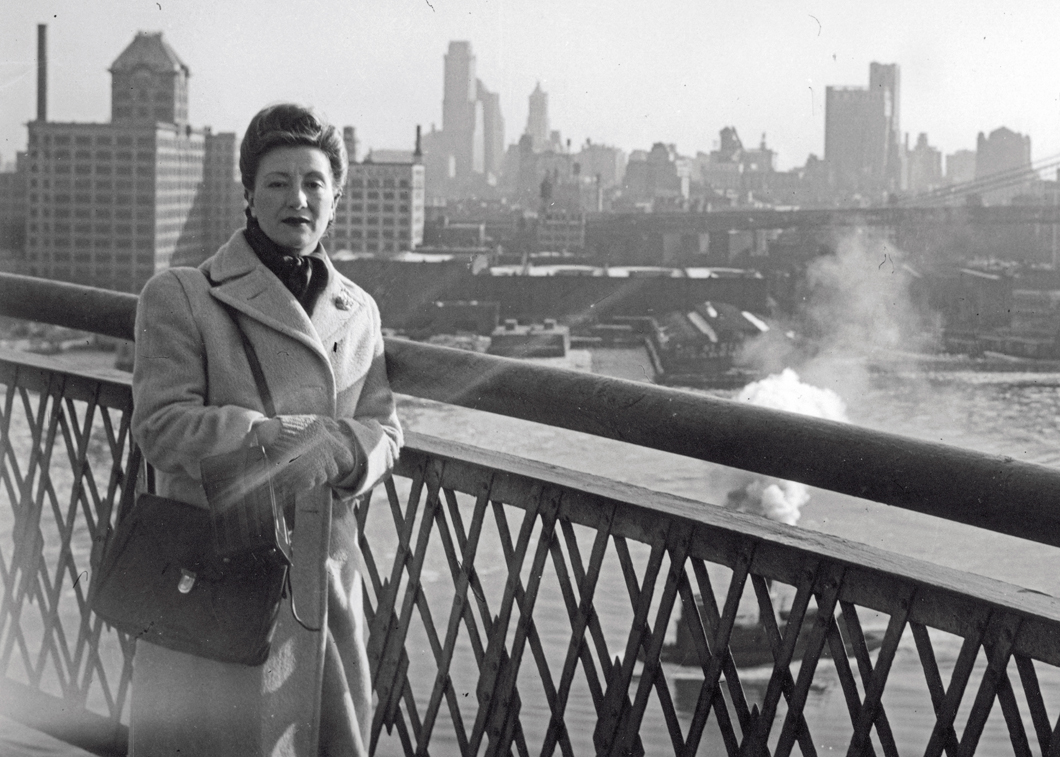 Esperanza Lopez Mateos in New York city 1947 standing on bridge