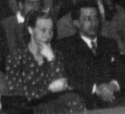 detail of Esperanza in front row