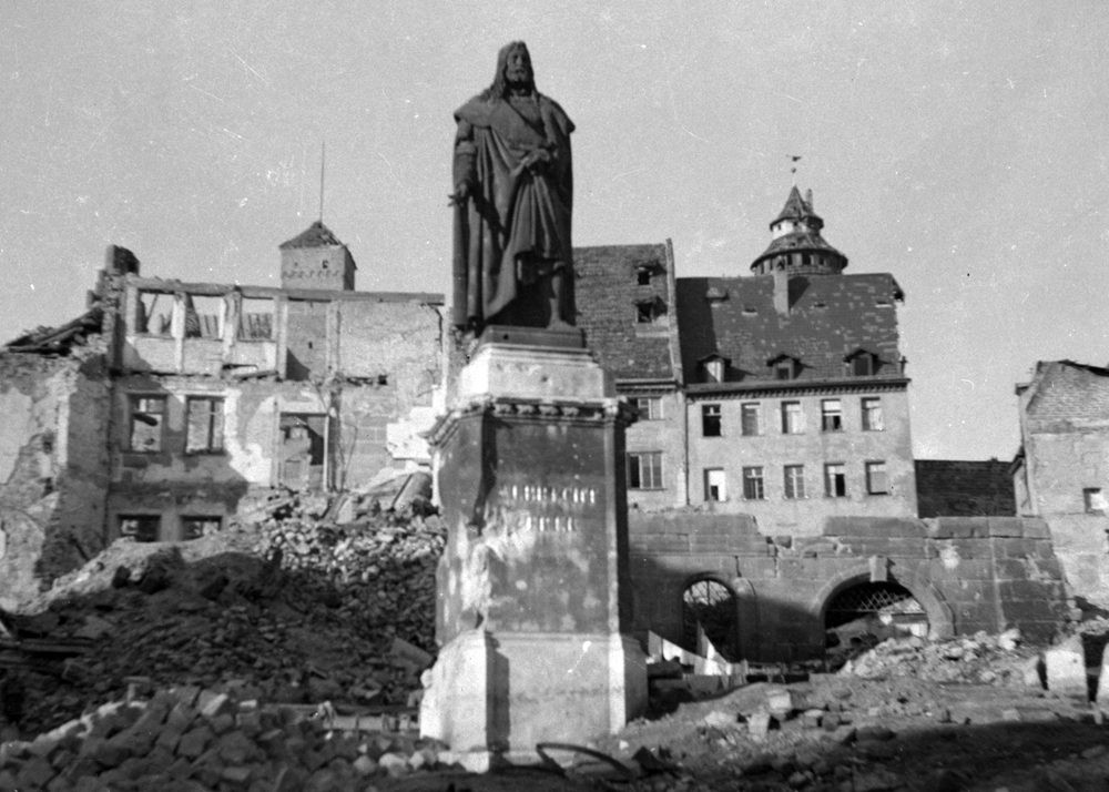 statue of Albrecht Durer 1945