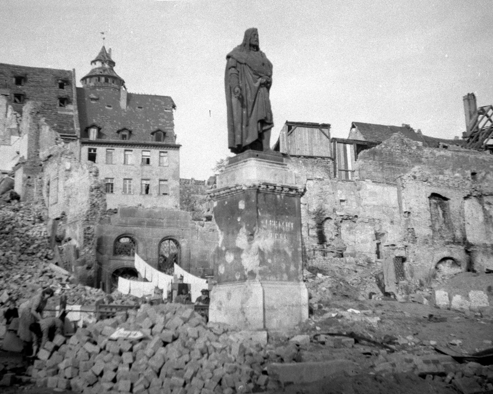 statue of Albrecht Durer 1945